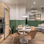 Intermodal By Aston شقة