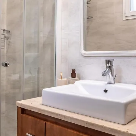 Intermodal By Aston Apartman *